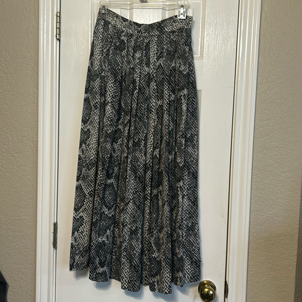 Apart snake print skirt